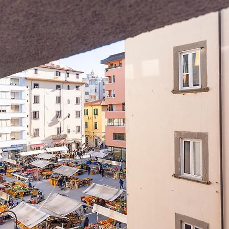 Piazza Cavallotti & Mercato Centrale Apartment! リヴォルノ エクステリア 写真