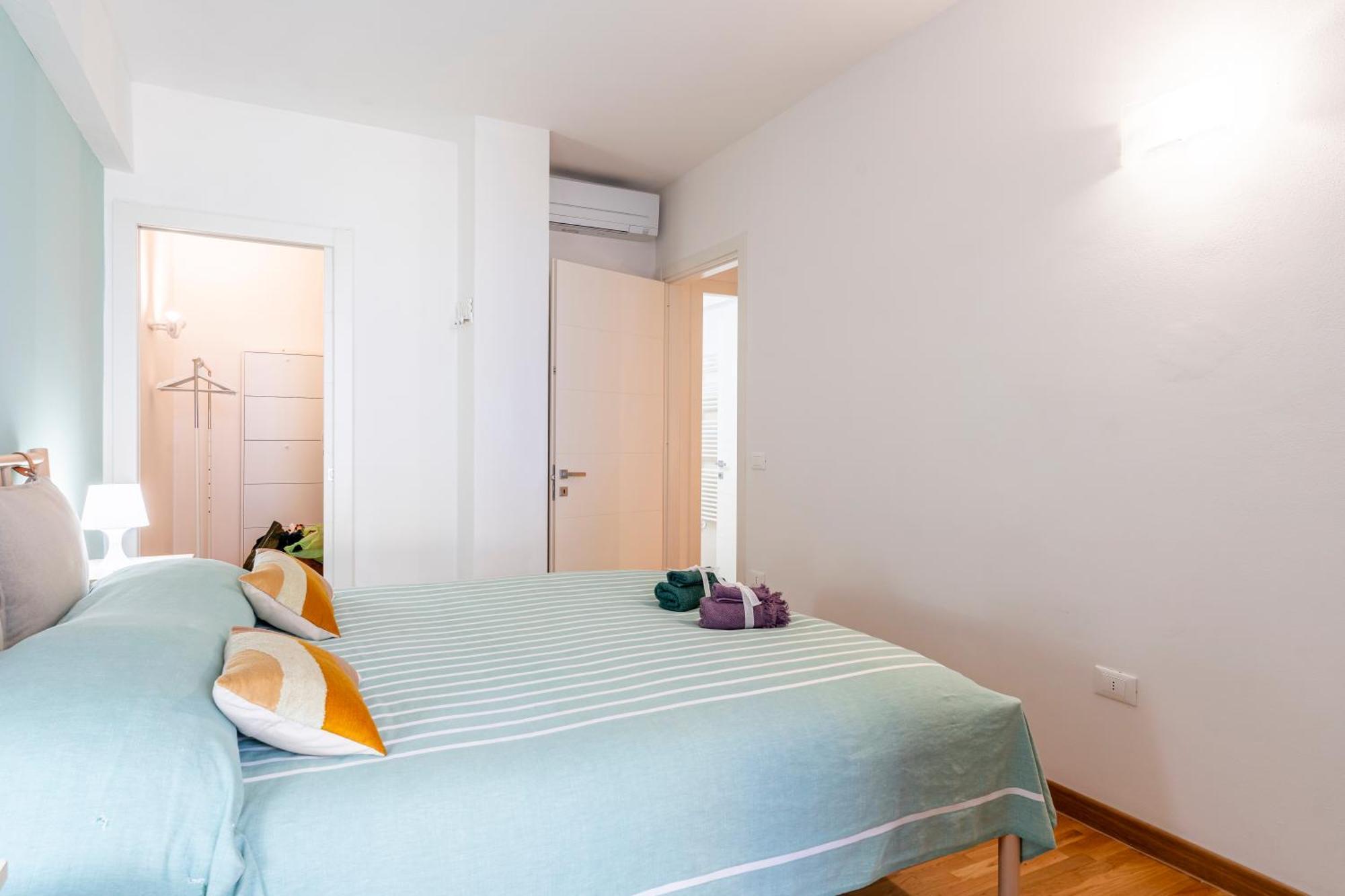Piazza Cavallotti & Mercato Centrale Apartment! リヴォルノ エクステリア 写真