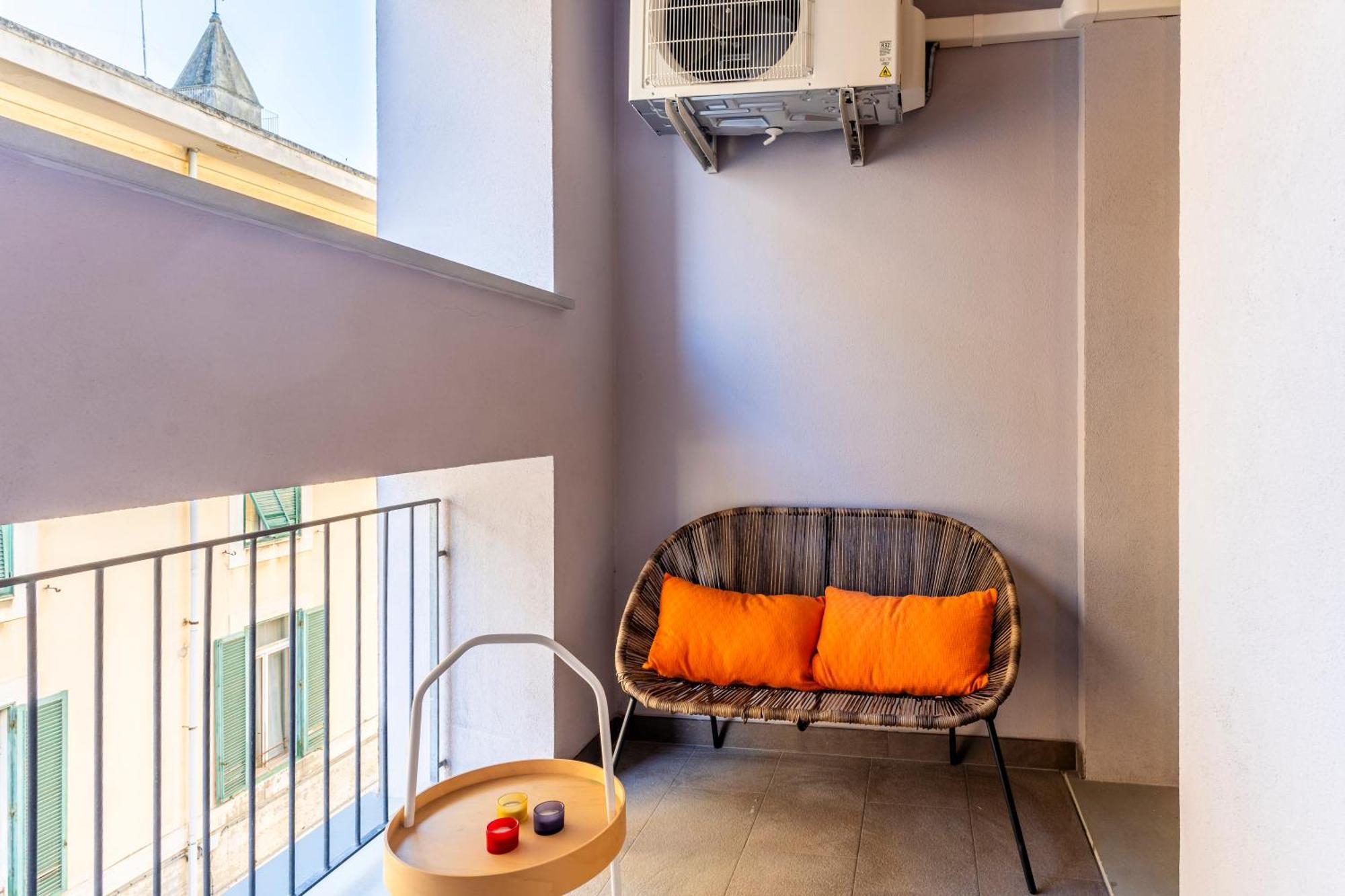 Piazza Cavallotti & Mercato Centrale Apartment! リヴォルノ エクステリア 写真